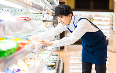 商品補充・品出し対応の様子